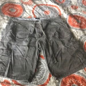 Ae Bermuda shorts- subtle camo print